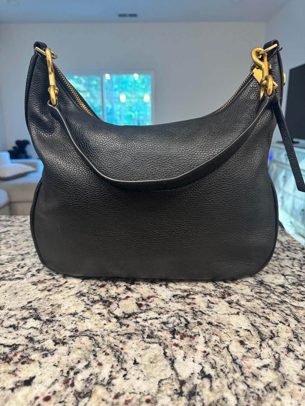 Marc Jacobs Black Pebbled Leather Hobo Shoulder Bag Gold Hardware - Picture 2 of 8